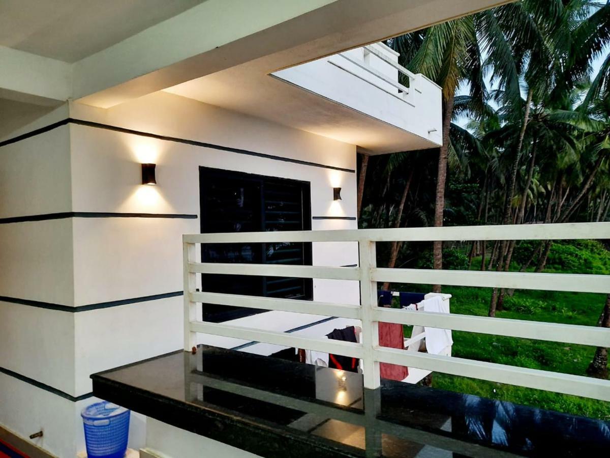 Corniche Beach Resort Mulappilangād 外观 照片